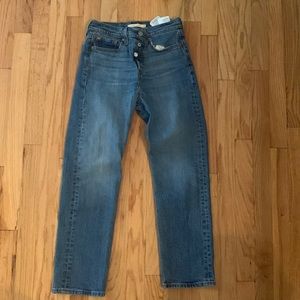Levi Straight leg jeans